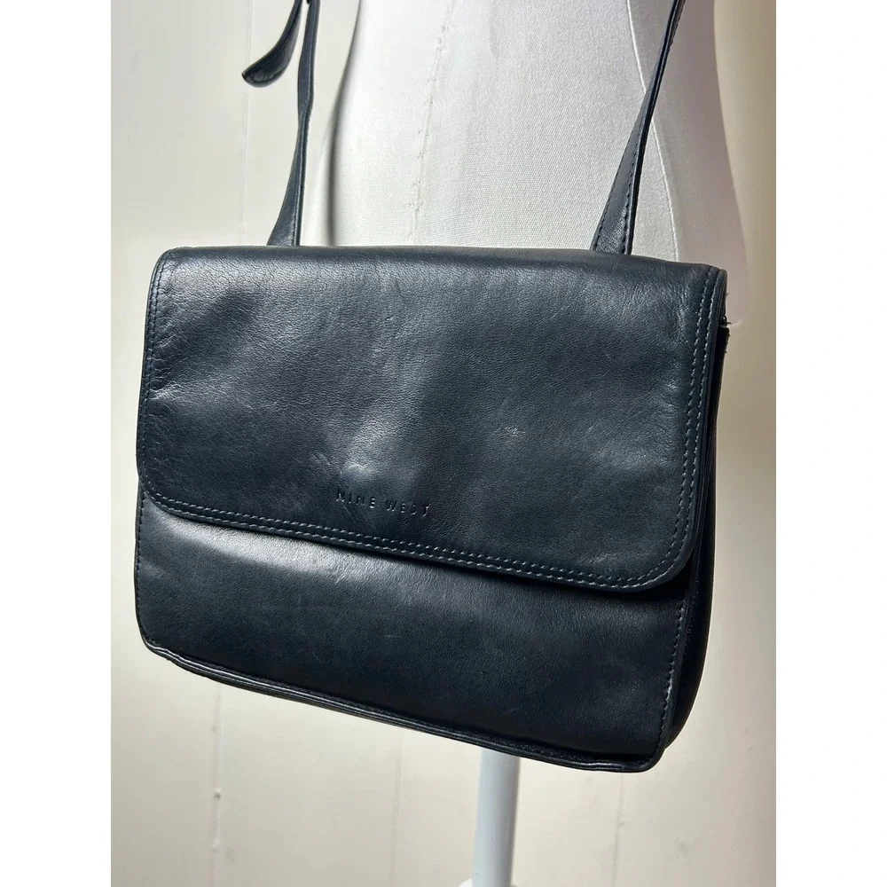 Nine West Black Leather Crossbody Bag 90s Minimalist Sleek Old Money Y2K